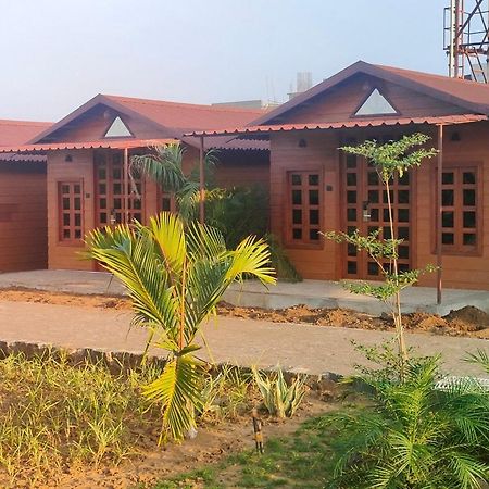 Nirvana Resort And Restaurant Garudeshwar Exterior foto